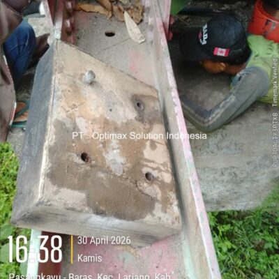 Pekerjaan jacking Jembatan Rangka Baja Sungai Lariang (2)