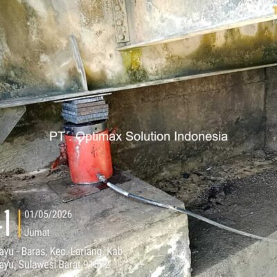 Pekerjaan jacking Jembatan Rangka Baja Sungai Lariang (3)