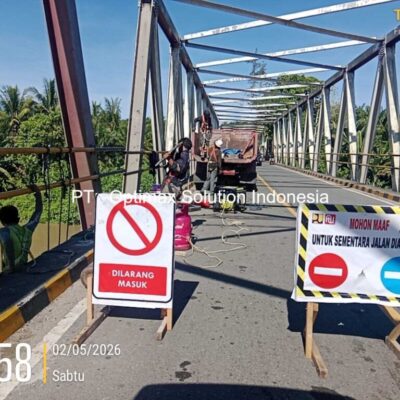 Pekerjaan jacking Jembatan Rangka Baja Sungai Lariang (5)
